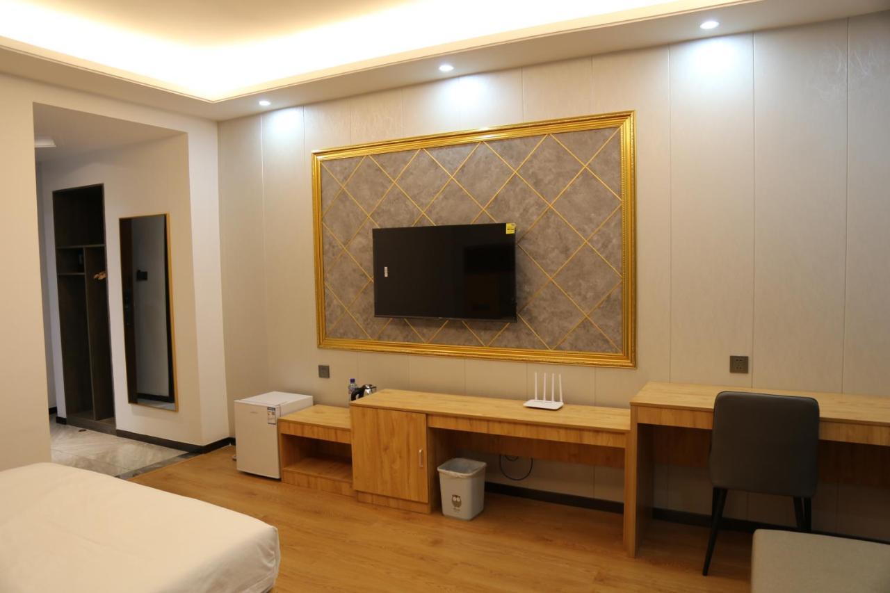 Hotel Anhui 洛美 外观 照片