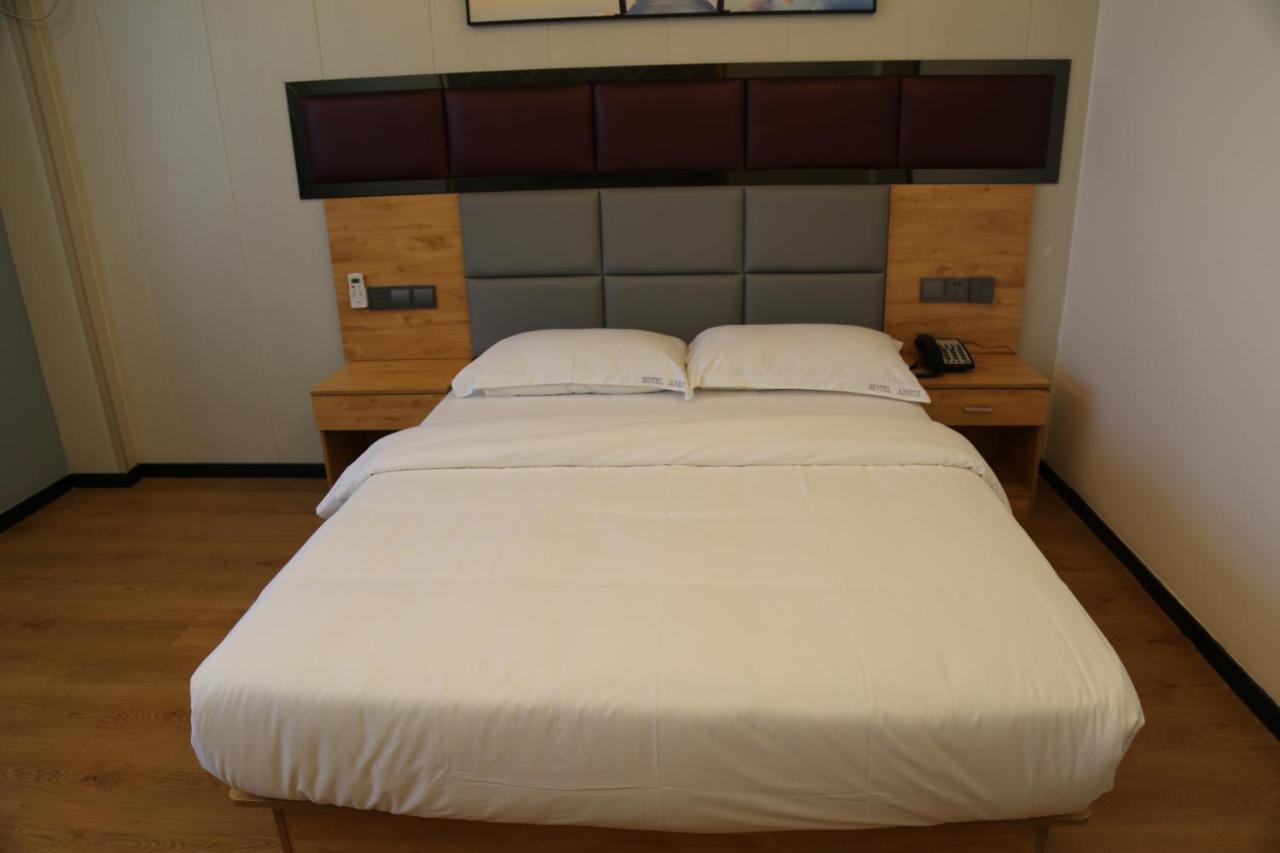 Hotel Anhui 洛美 外观 照片