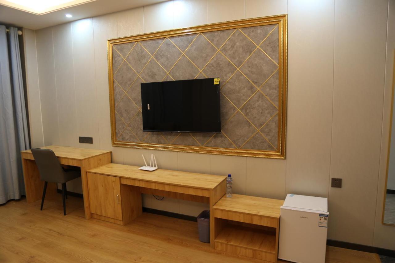 Hotel Anhui 洛美 外观 照片