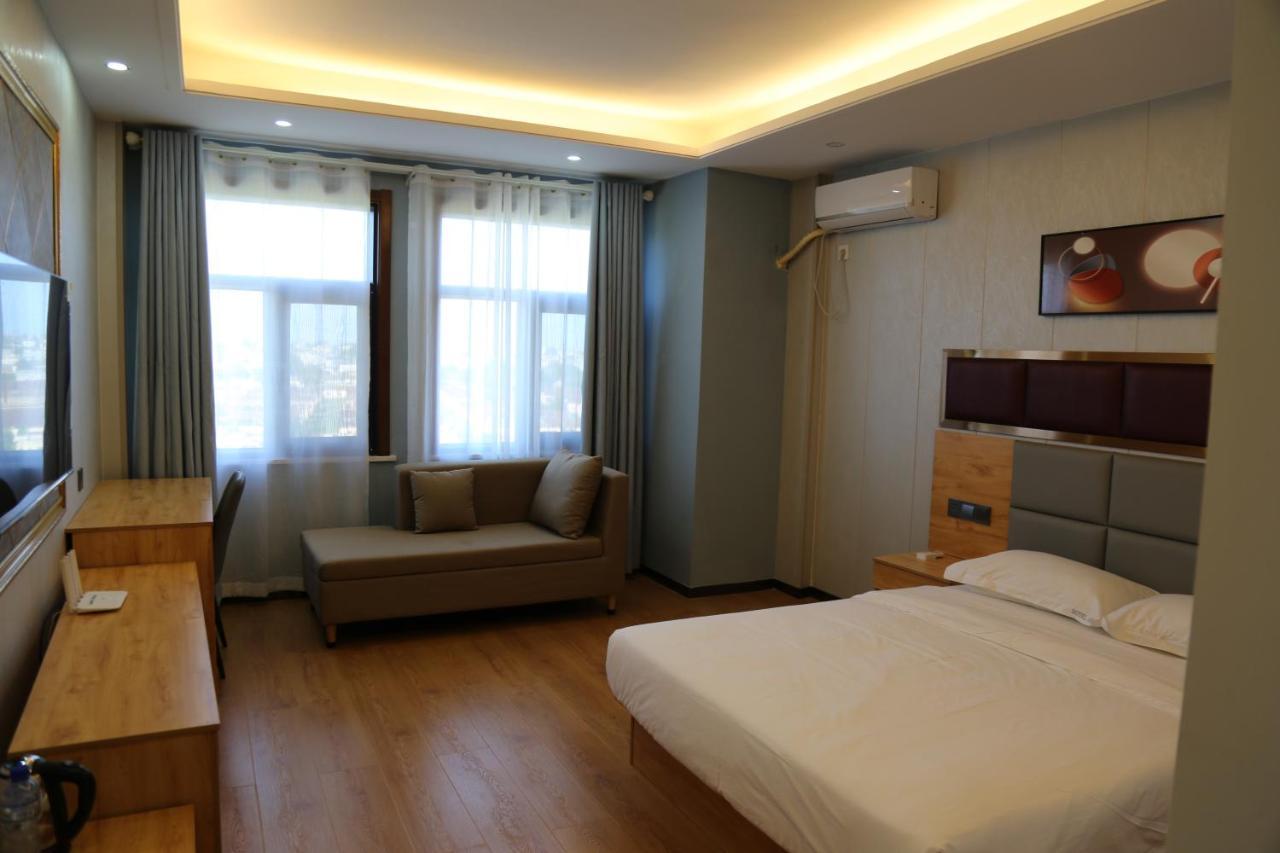Hotel Anhui 洛美 外观 照片