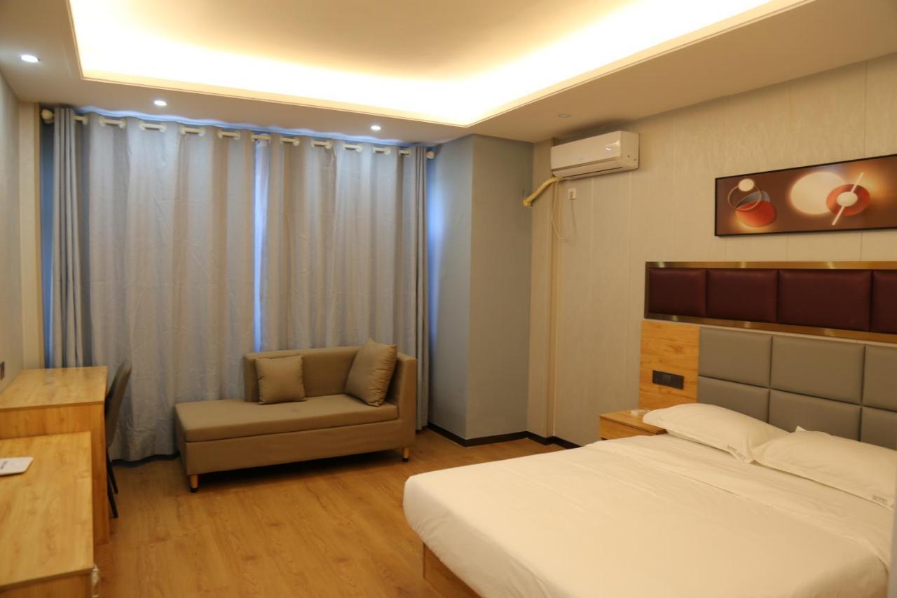 Hotel Anhui 洛美 外观 照片