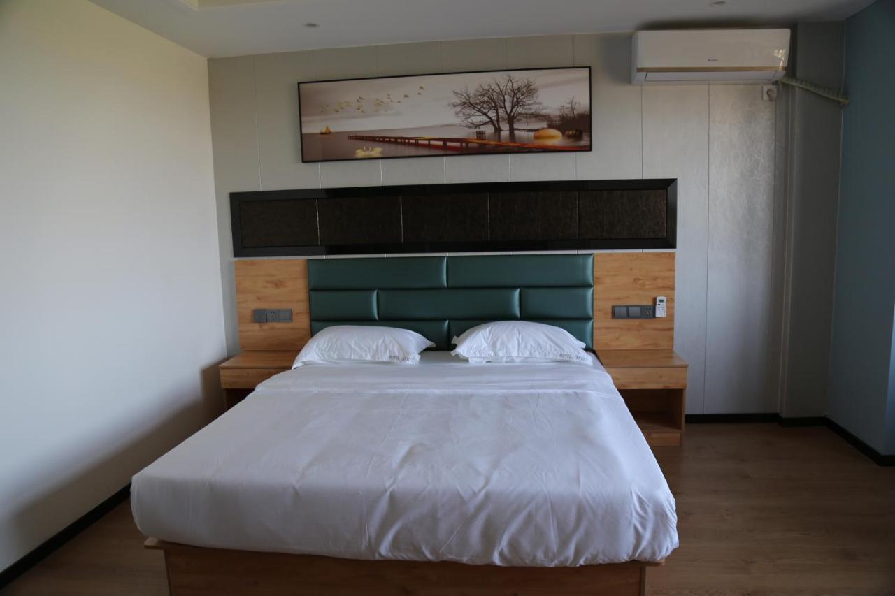 Hotel Anhui 洛美 外观 照片