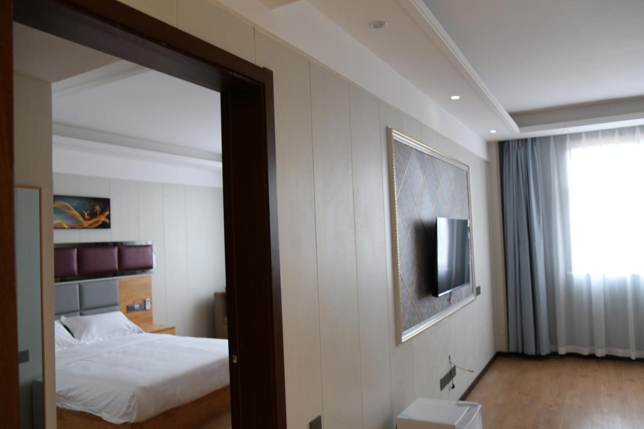Hotel Anhui 洛美 外观 照片