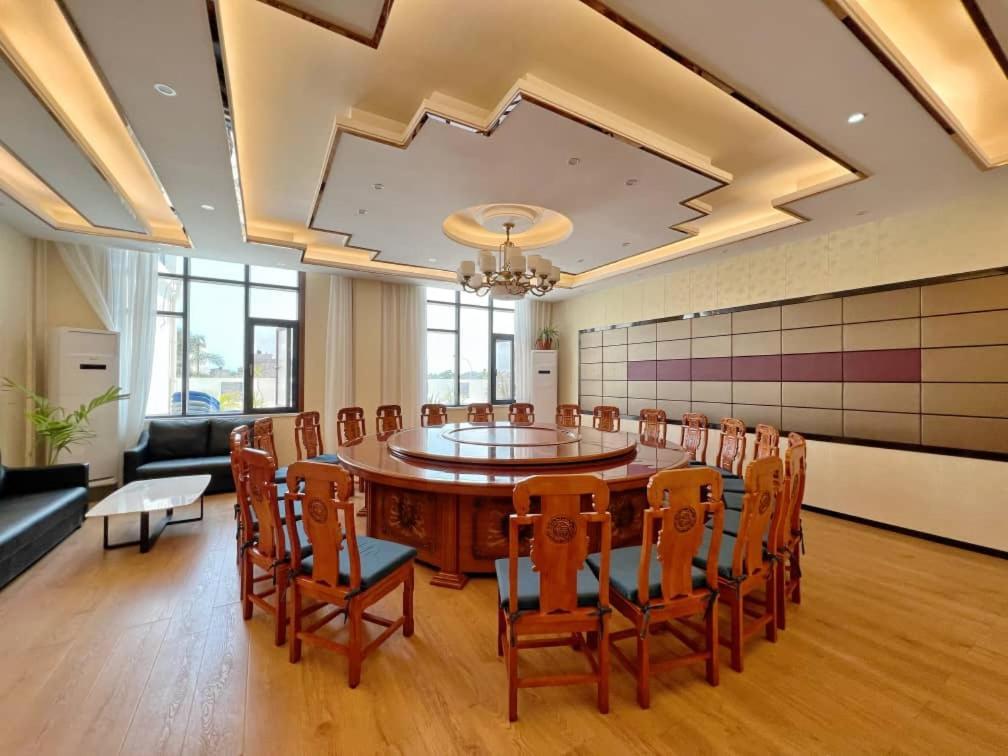 Hotel Anhui 洛美 外观 照片