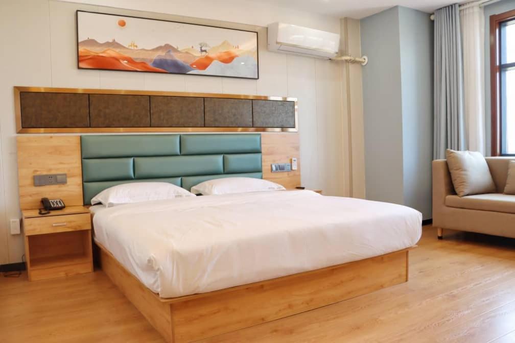 Hotel Anhui 洛美 外观 照片
