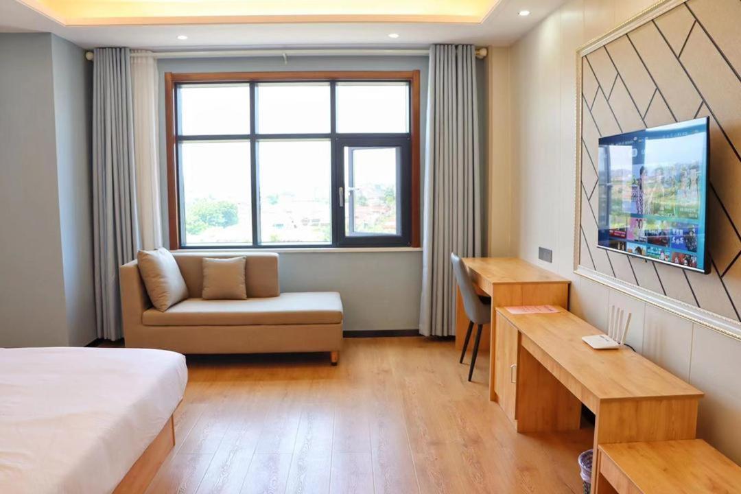 Hotel Anhui 洛美 外观 照片